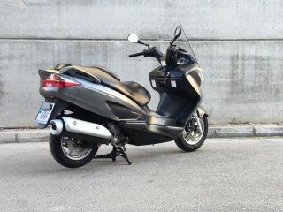 Suzuki Burgman 200 CC del año 2013 con solo 27.775