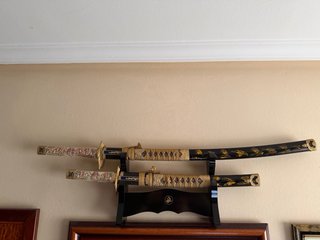 2 Espadas Samurai Decorativas con estante