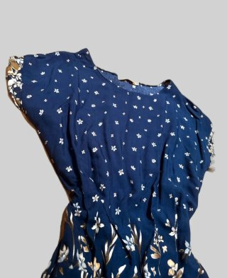 Vestido corto floral azul y beige