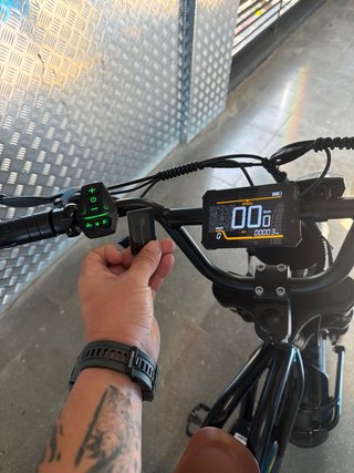 Bicicleta Eléctrica Negra evercross tech EK30