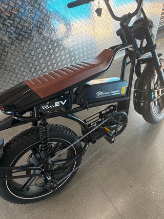 Bicicleta Eléctrica Negra evercross tech EK30