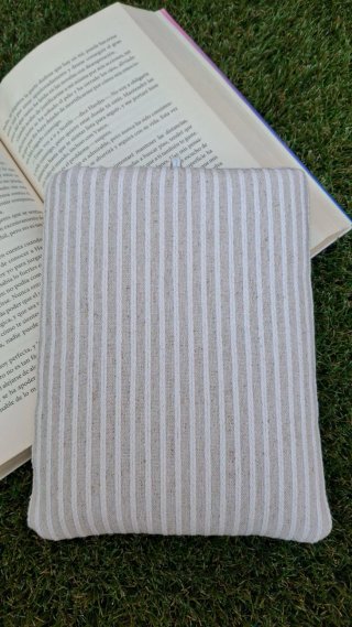 Funda acolchada para Kindle hecha a mano