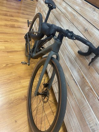 Bicicleta Gravel Cube Gris