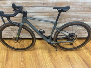 Bicicleta Gravel Cube Gris