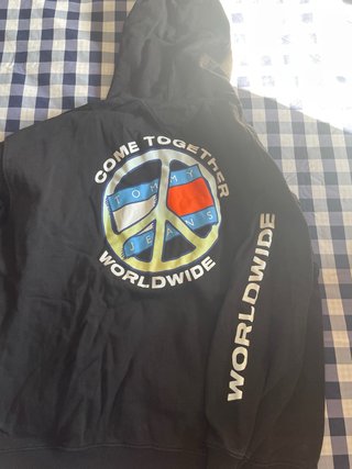 Sudadera Tommy Jeans Negra con Logo