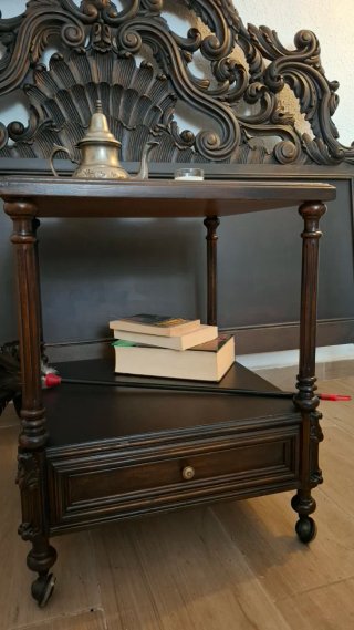 Mesa auxiliar madera restaurada