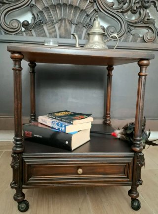 Mesa auxiliar madera restaurada