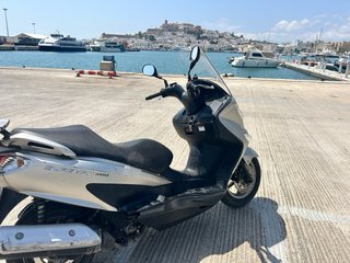 Suzuki Burgman 200cc