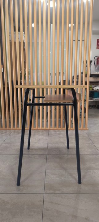 Mesa pupitre madera y acero con cajonera