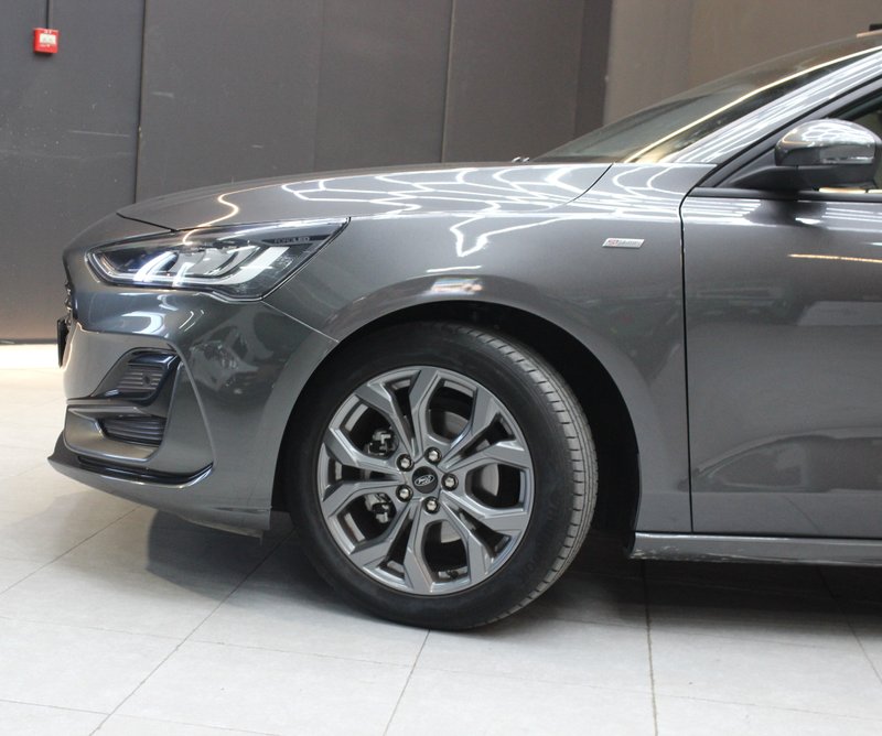 Ford Focus 2022, foto 2
