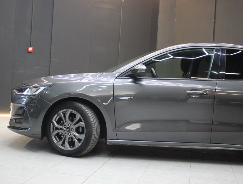 Ford Focus 2022, foto 4