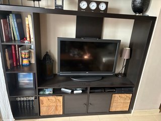 Mueble TV Negro y Marrón