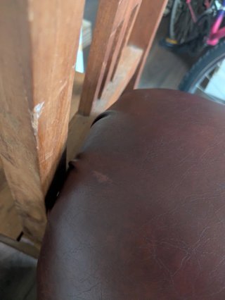 Sillón vintage de piel sintética granate