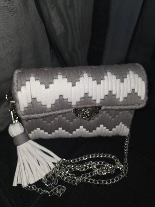 Borsa da donna completamente fatta a mano