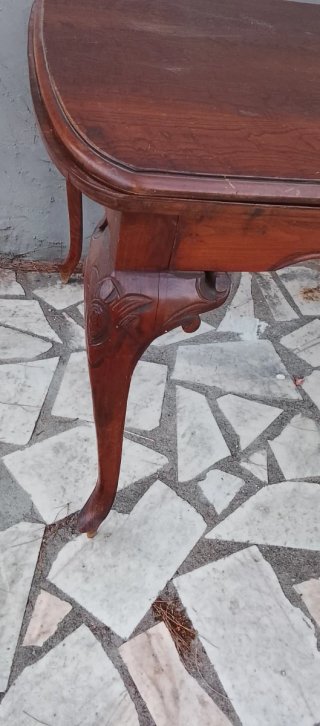Mesa de comedor vintage de madera