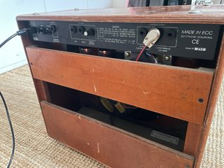 Amplificador de Guitarra a Válvulas Sinmarc G50R B