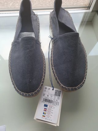 Alpargatas Nuevas OOTO grises talla 42