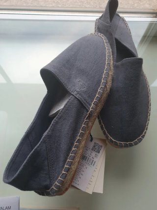 Alpargatas Nuevas OOTO grises talla 42