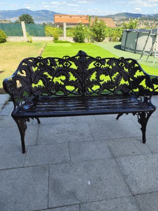 Mesa de hierro forjado para exterior