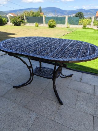 Mesa de hierro forjado para exterior