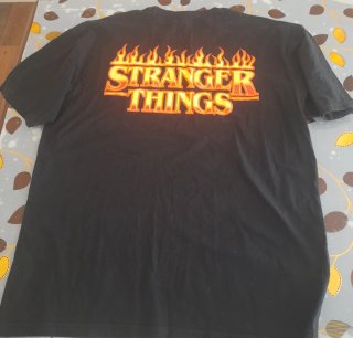 Maglietta Stranger Things nera