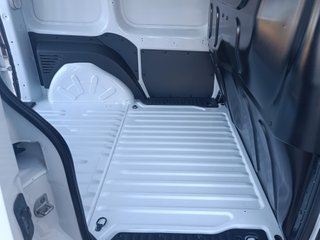 Renault Kangoo 2021 95 CV  6 VELOCIDADES FURGON