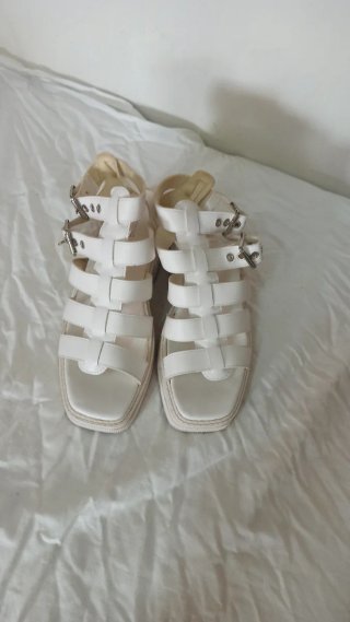 Sandalias ASOS blancas