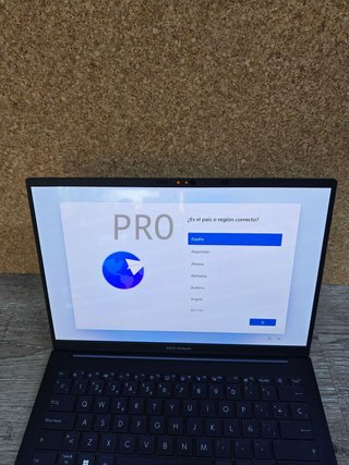 ASUS Zenbook 14 OLED portatile