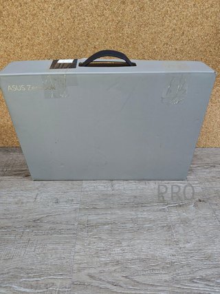 ASUS Zenbook 14 OLED portatile