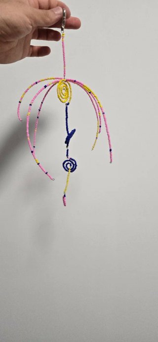 Arte móvel com contas coloridas