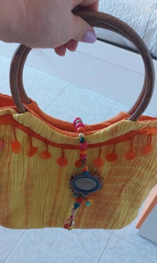 Borsa estiva con decorazioni