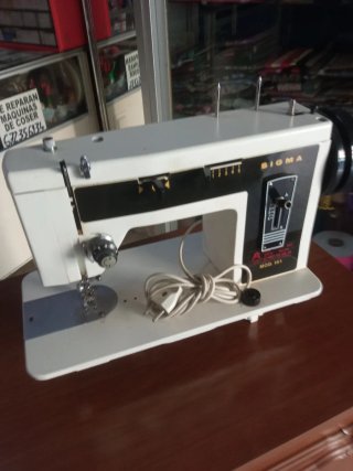 Máquina de coser SIGMA MOD. 161