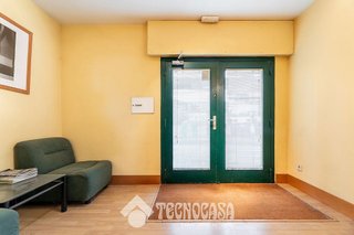 Local comercial en venta en Yucatán - Las Cornisas en Rozas de Madrid (Las)
