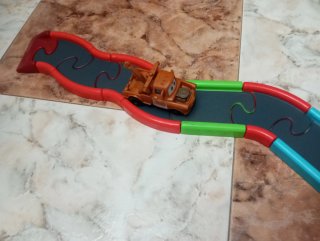 Pista de coches de juguete
