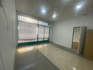 Local comercial en alquiler en El Cerro en Sevilla
