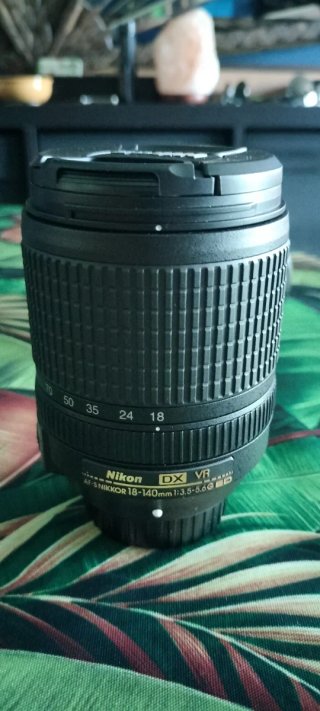 Camara de foto nikon D5600, 24,2 MP.