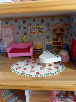 Casita de muñecas KidKraft con accesorios