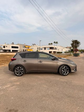 Toyota Auris version feel 2016 hibrido