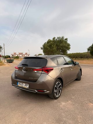 Toyota Auris version feel 2016 hibrido