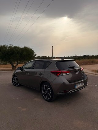 Toyota Auris version feel 2016 hibrido