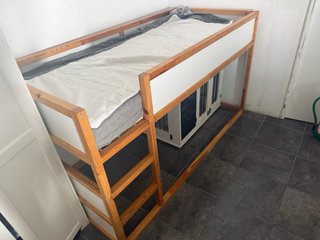 Cama alta Kura IKEA 90x200 cm