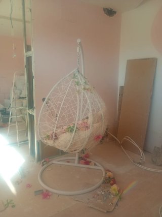 Silla Colgante Decorada con Flores