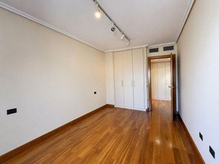 Piso en alquiler en Paseo Constitución - Las Damas en Zaragoza