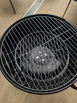 Barbacoa Negra con Ruedas
