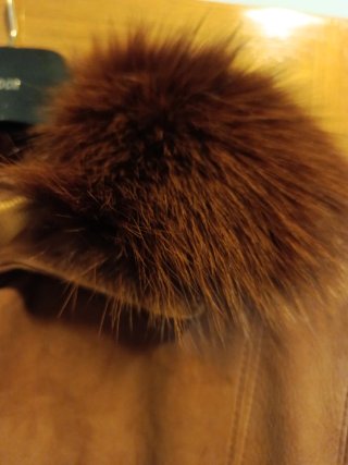 Abrigo de piel con cuello de pelo del Corte Inglés