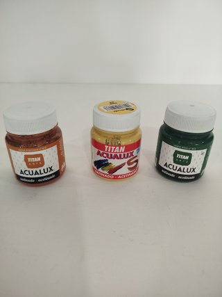Lote  Pinturas Acualux Titan Arts