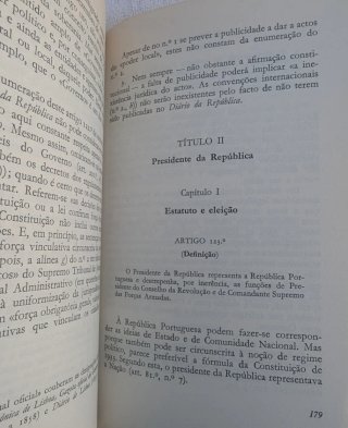 Comentários à Constituição Portuguesa de 1976