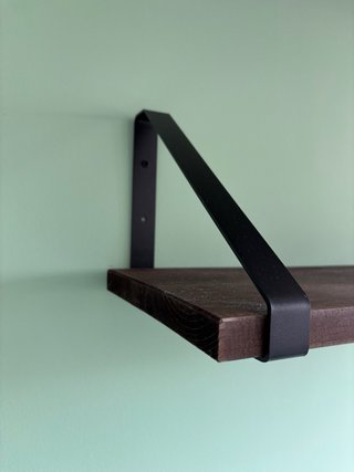 Baldas madera oscura con soportes hierro