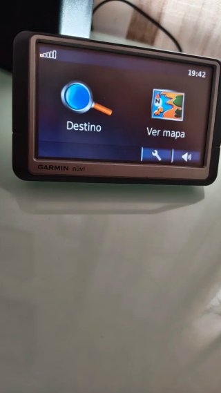 GPS Garmin nuvi + cargador coche