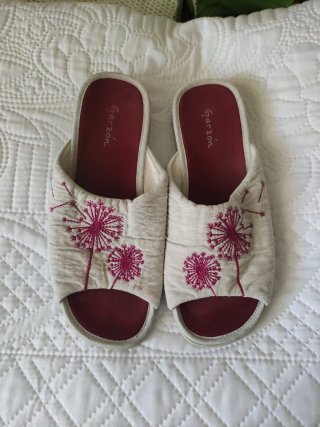 Zapatillas Garzon Beige y Rosa Flores
